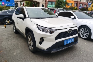 RAV4 丰田 荣放 2.0L CVT两驱风尚版