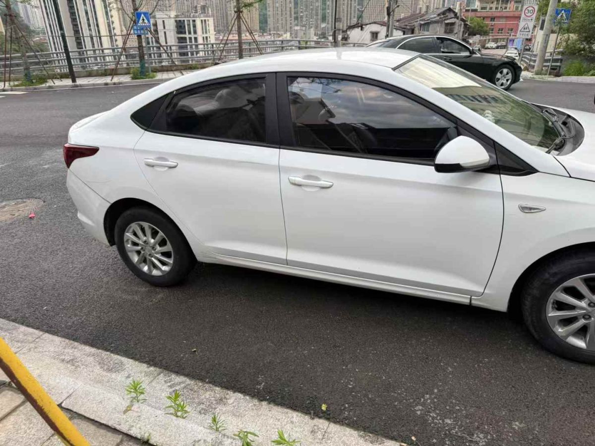 現(xiàn)代 悅納RV  2017款 1.4L 自動活力版SPORT圖片