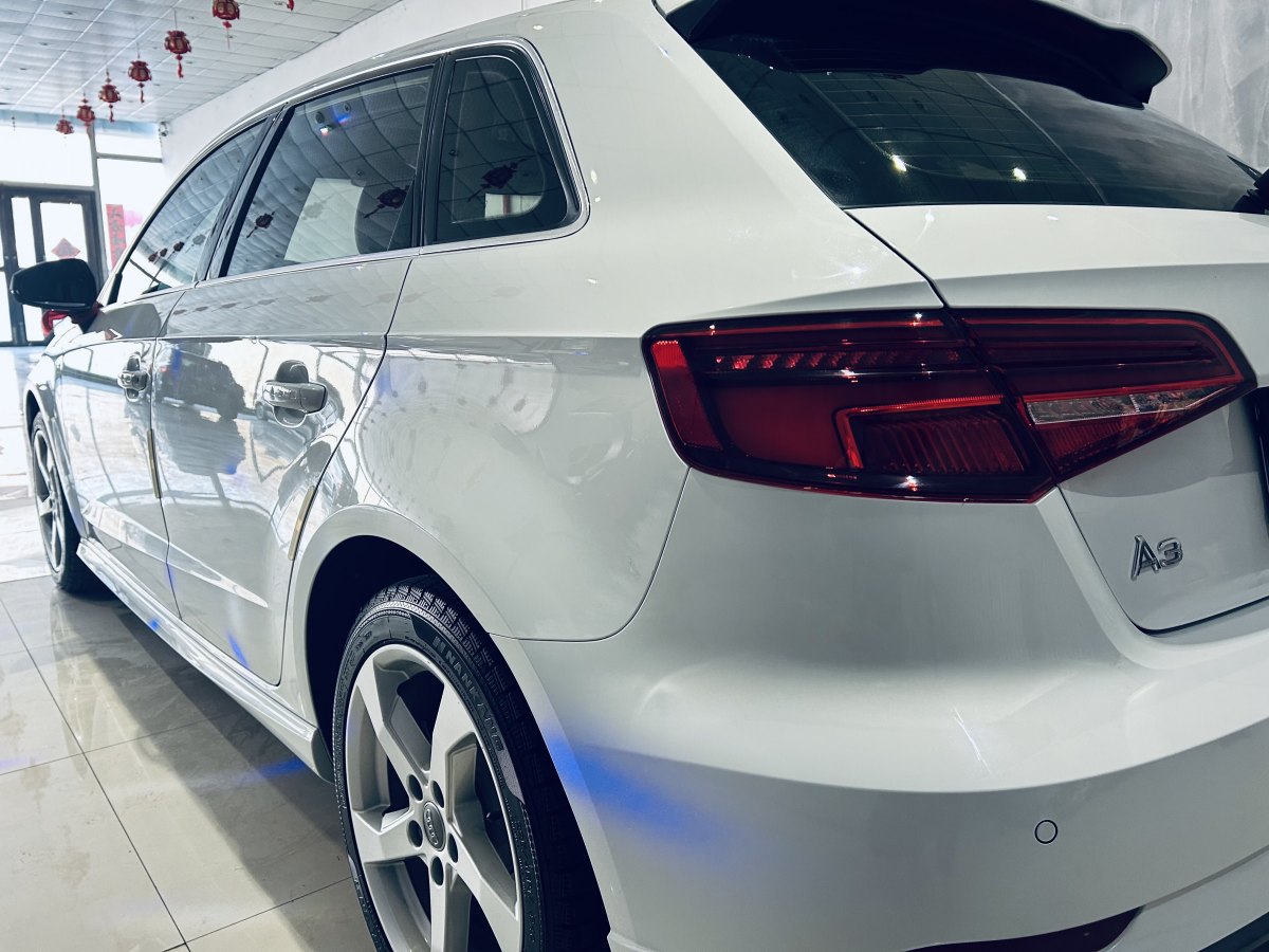 奧迪 奧迪A3  2018款 30周年年型 Sportback 35 TFSI 風(fēng)尚型圖片