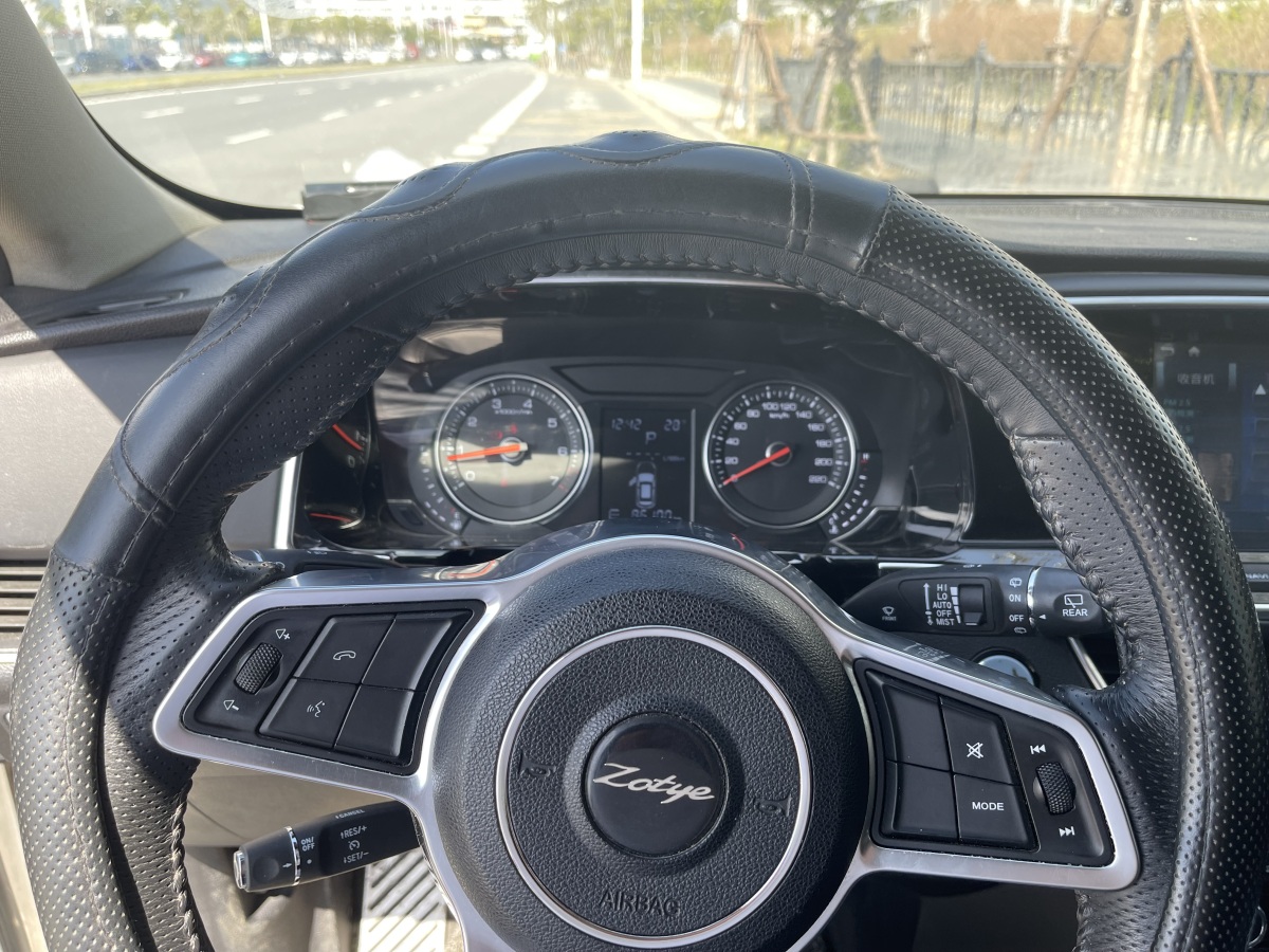 众泰 T600 Coupe  2017款 1.5T 自动尊享型图片