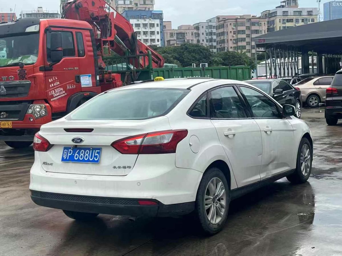 福特 ?？怂? 2014款 兩廂經(jīng)典 1.8L 自動酷白典藏版圖片