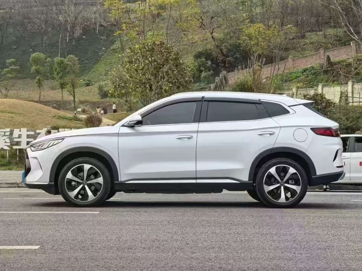 比亞迪 宋PLUS新能源  2021款 DM-i 110KM 旗艦型圖片