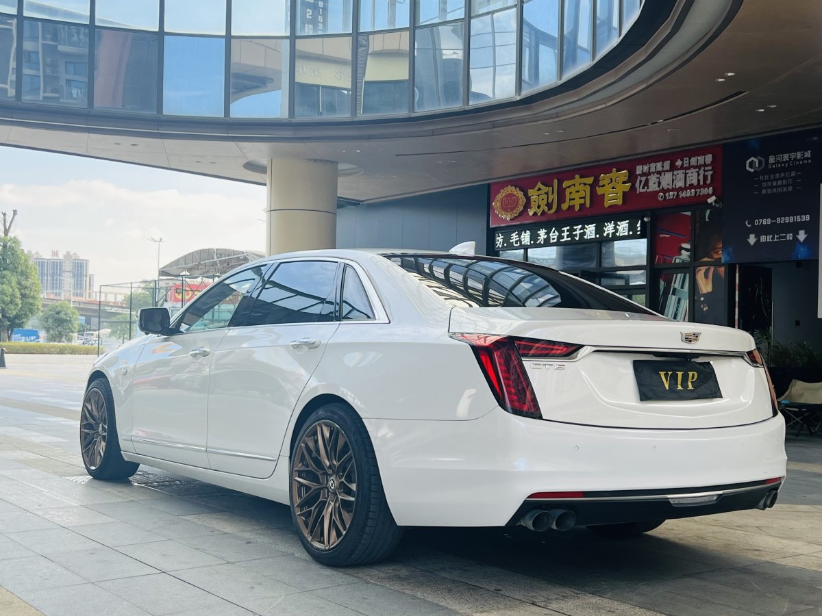 凱迪拉克 CT6  2019款 28T 時(shí)尚型圖片