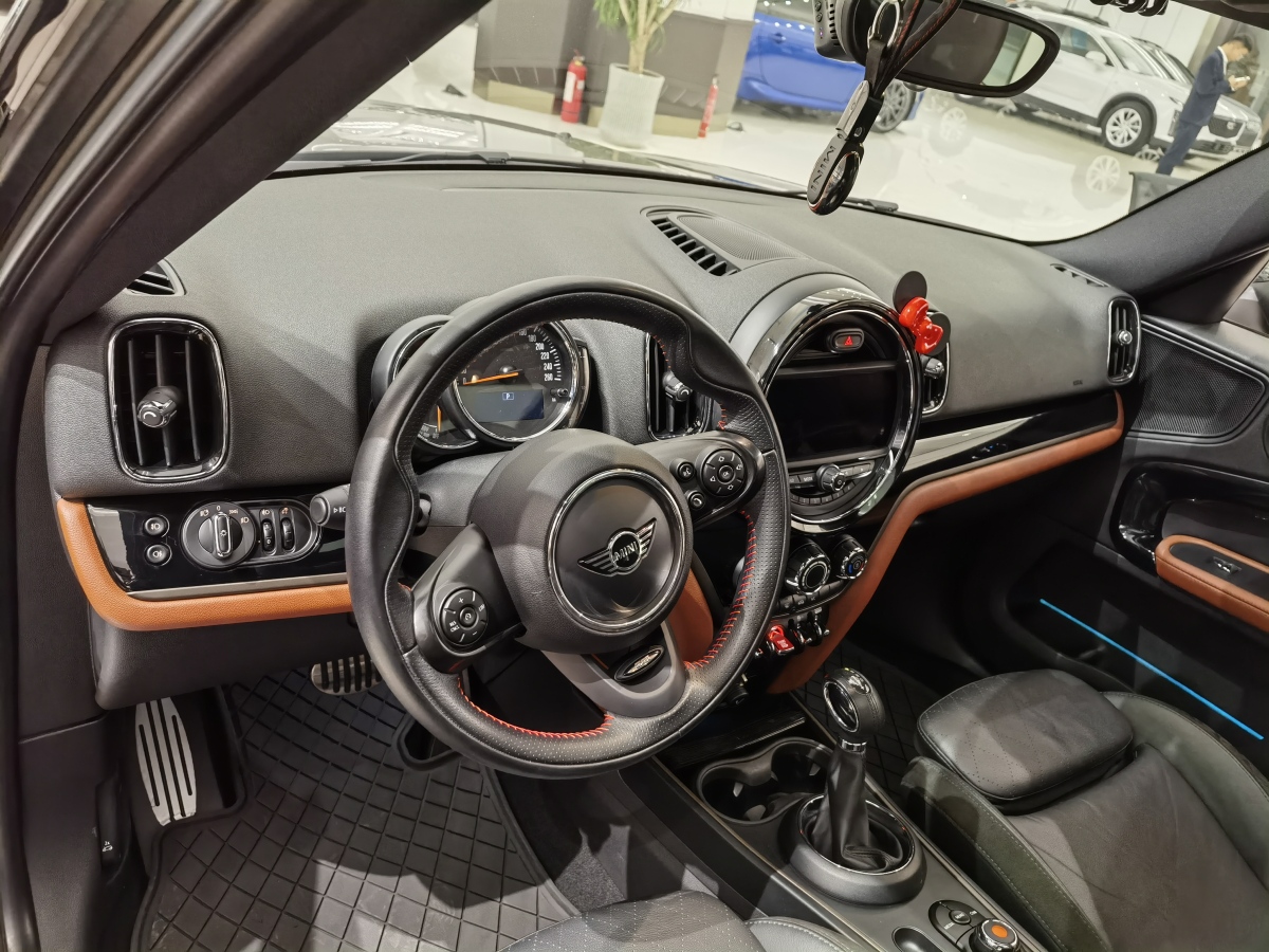 2019年6月MINI COUNTRYMAN  2018款 1.5T COOPER ALL4 賽車手