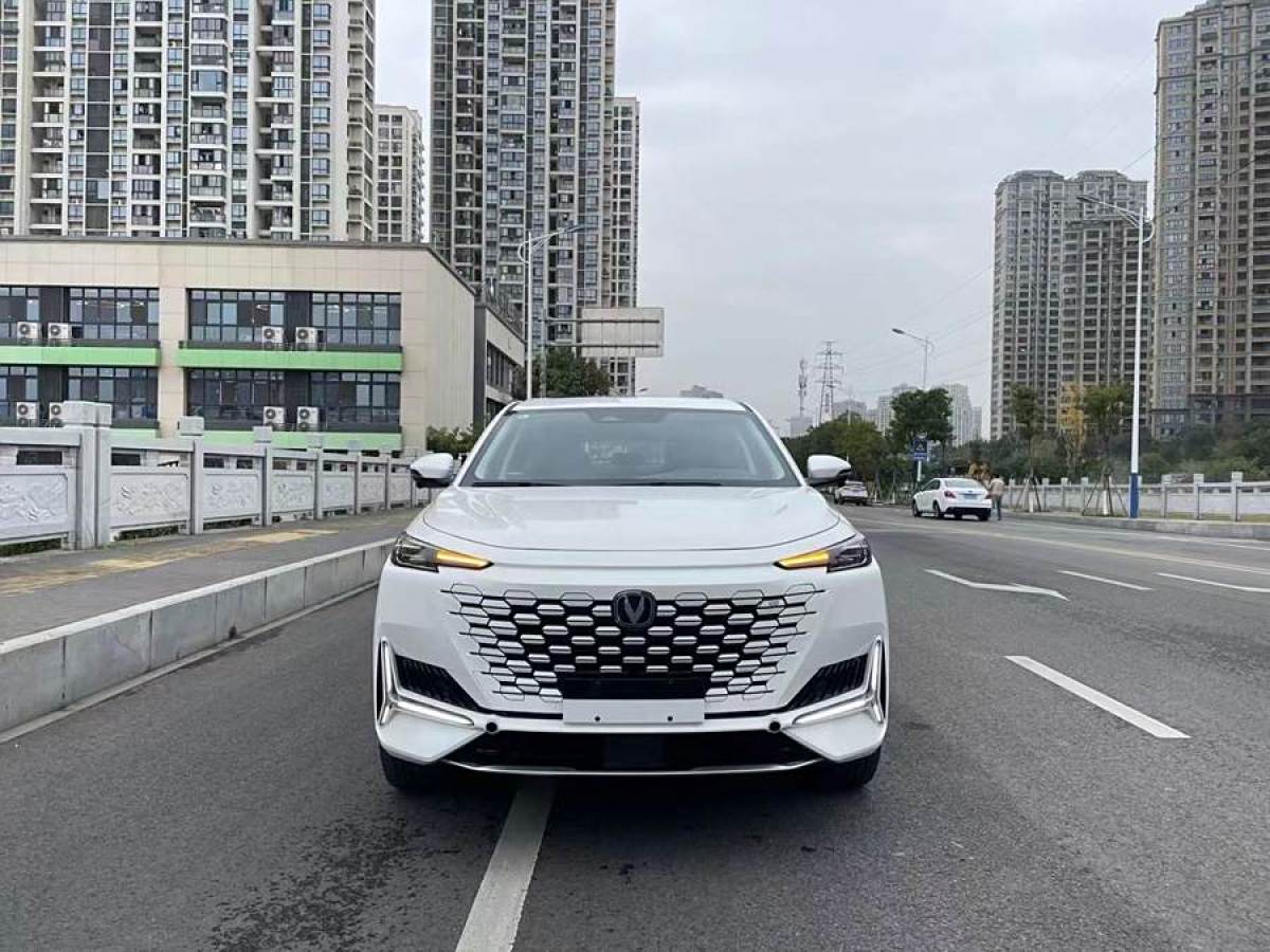 長安 長安UNI-K新能源  2023款 智電iDD 1.5T 135km智領(lǐng)型圖片