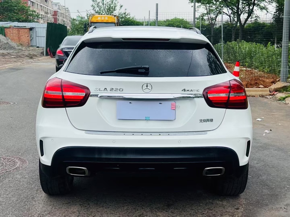 奔馳 奔馳GLA  2018款 GLA 220 4MATIC 運(yùn)動(dòng)型圖片