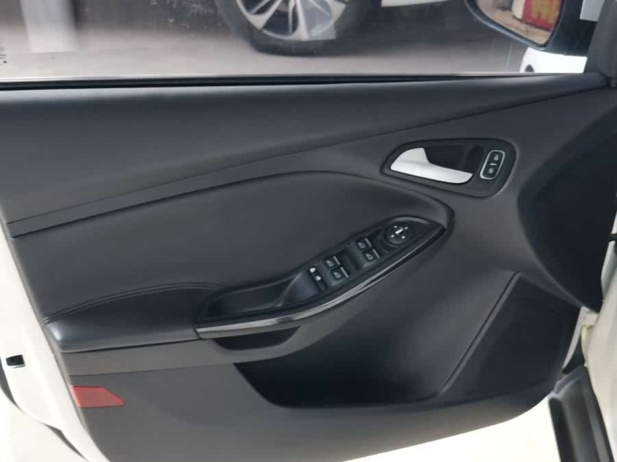 福特 福克斯  2015款 三廂 EcoBoost 180 自動精英型圖片