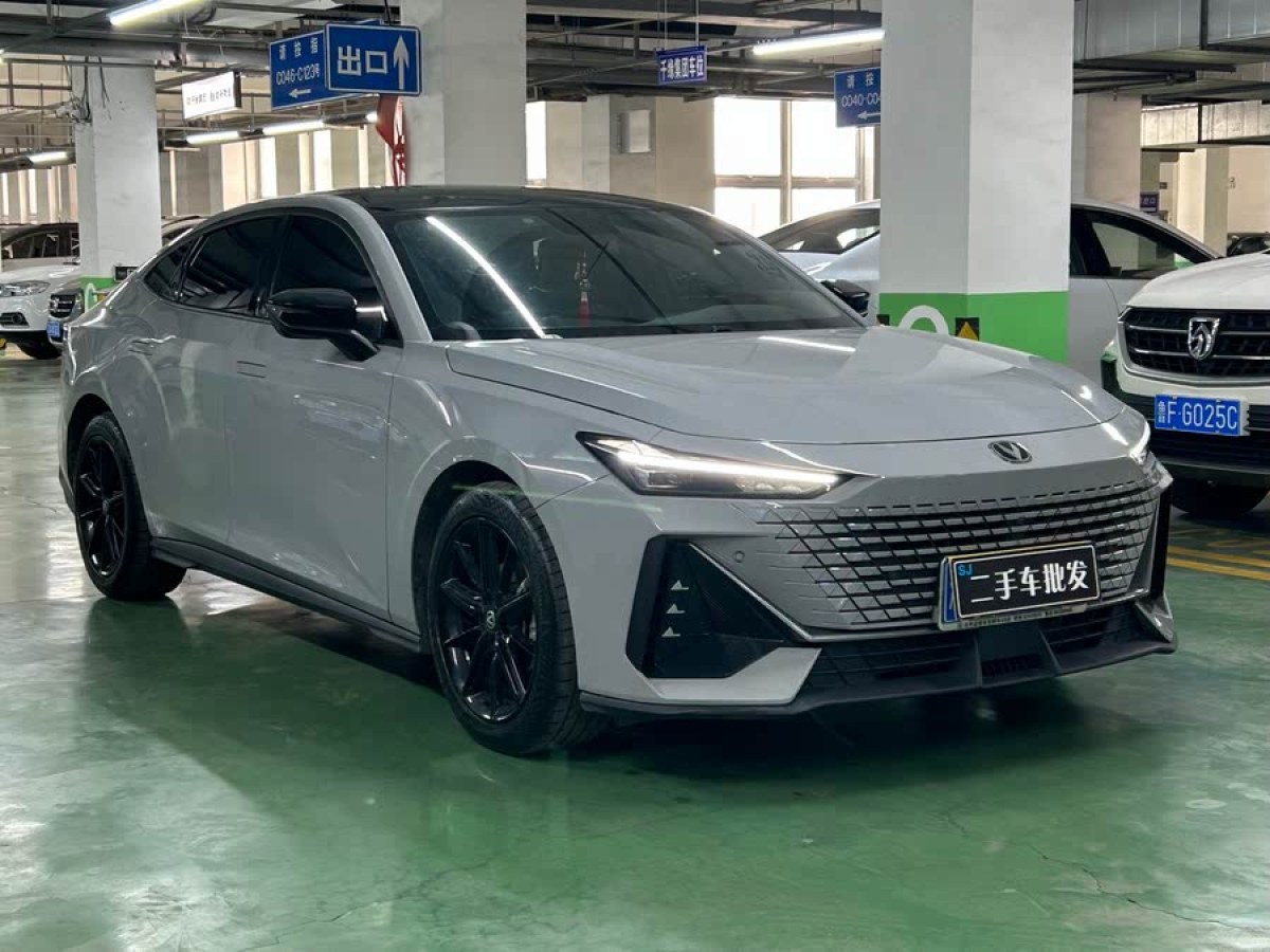 長安 長安UNI-V  2022款 1.5T 智慧領(lǐng)航型圖片