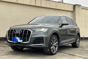 奥迪Q7 奥迪 55 TFSI quattro S line运动型