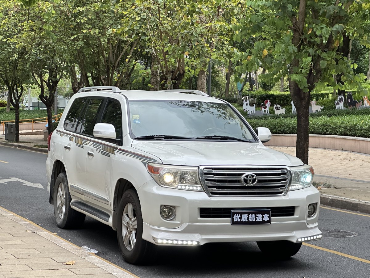 豐田 蘭德酷路澤  2015款 4.0L V6 中東低配版圖片