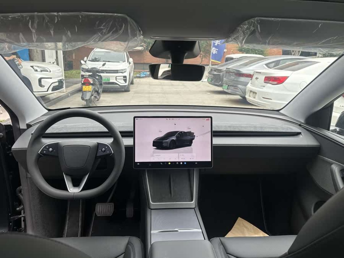 特斯拉 Model Y  2025款 后輪驅(qū)動 首發(fā)版圖片