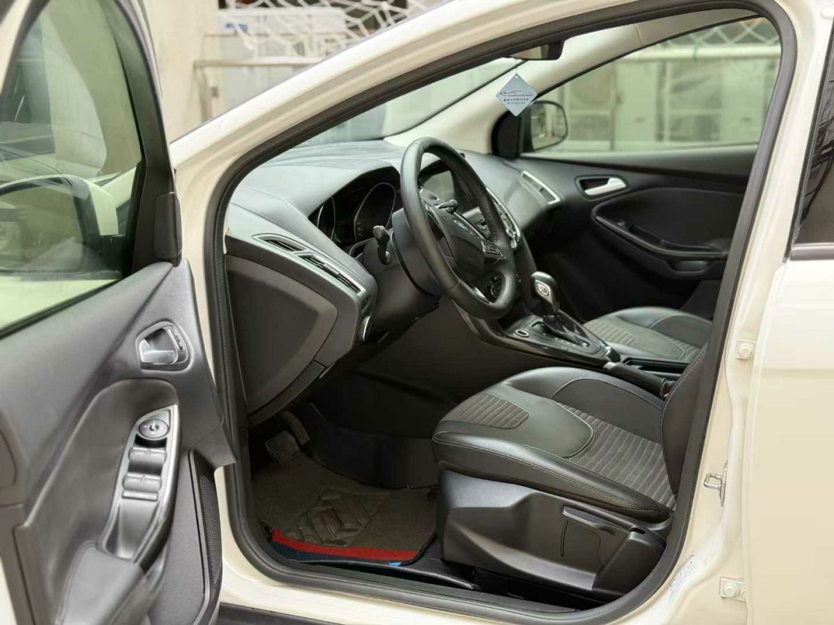 福特 ?？怂? 2016款 2.3T RS 賽道版圖片