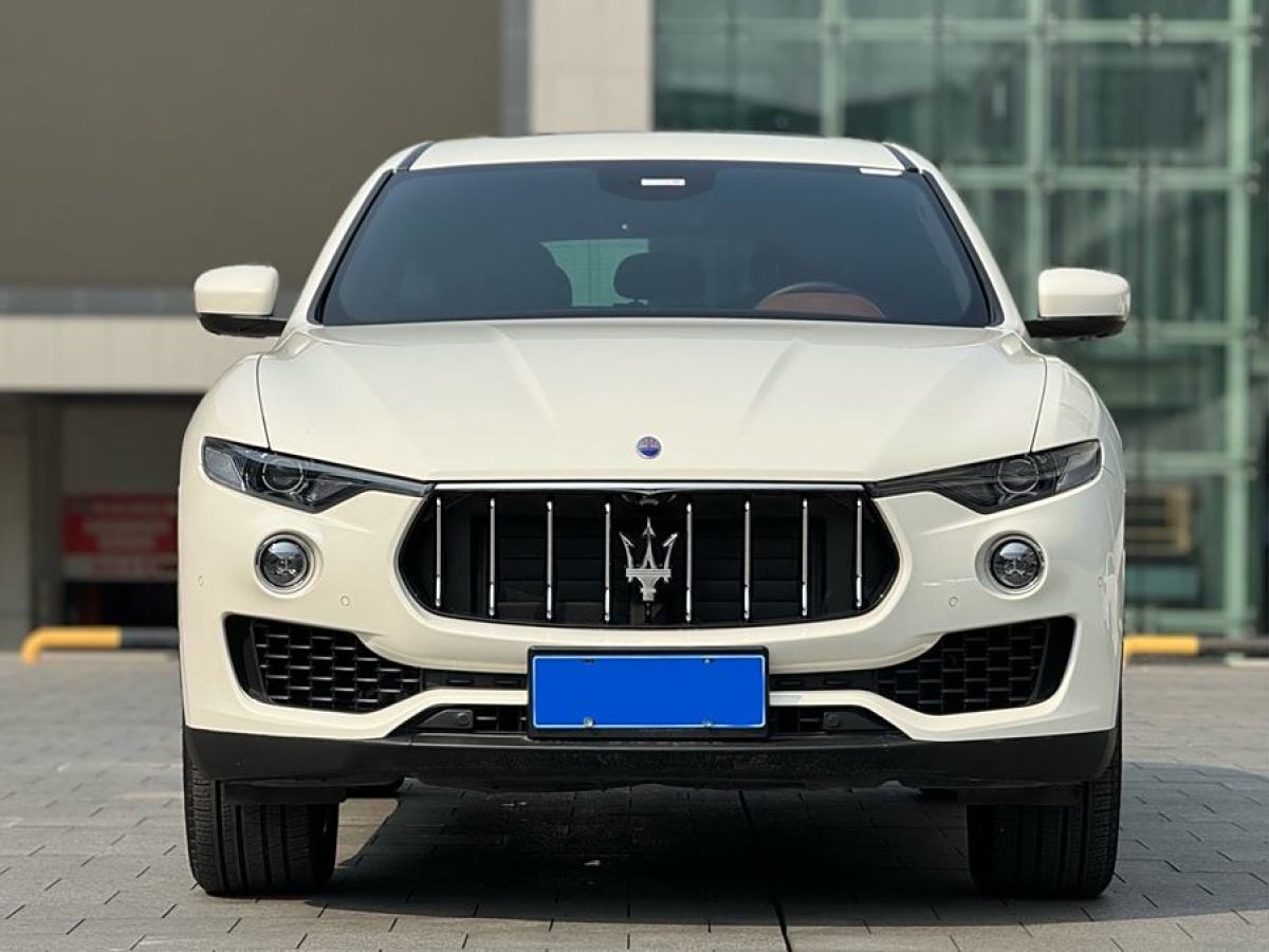 瑪莎拉蒂 Levante  2018款 3.0T 350Hp 標(biāo)準(zhǔn)版圖片