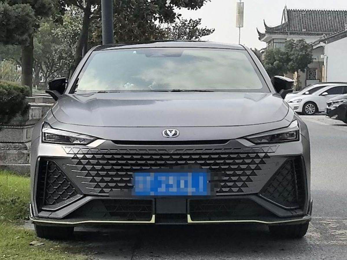 長(zhǎng)安 長(zhǎng)安UNI-V  2022款 2.0T 領(lǐng)速版圖片