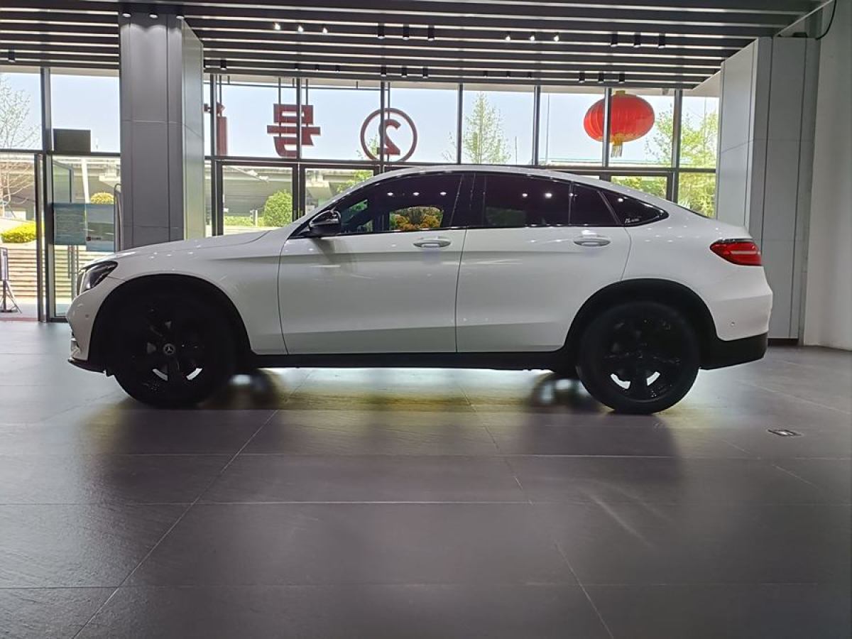 奔馳 奔馳GLC  2022款 改款 GLC 300 4MATIC 轎跑SUV圖片