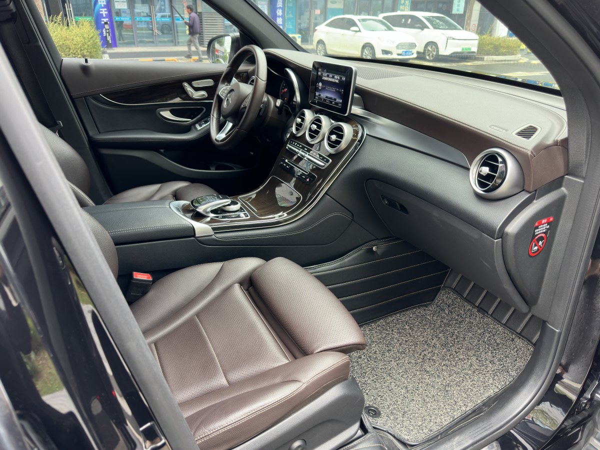 2019年8月奔馳 奔馳GLC  2019款 GLC 260 L 4MATIC 動(dòng)感型