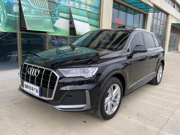 奥迪 奥迪Q7  2021款 45 TFSI quattro S line运动型