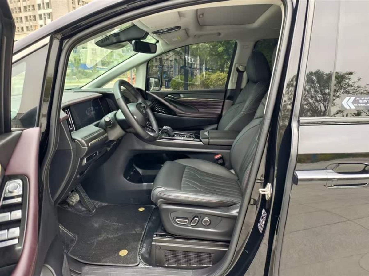 廣汽傳祺 M8  2024款 宗師系列 400T 至尊版圖片
