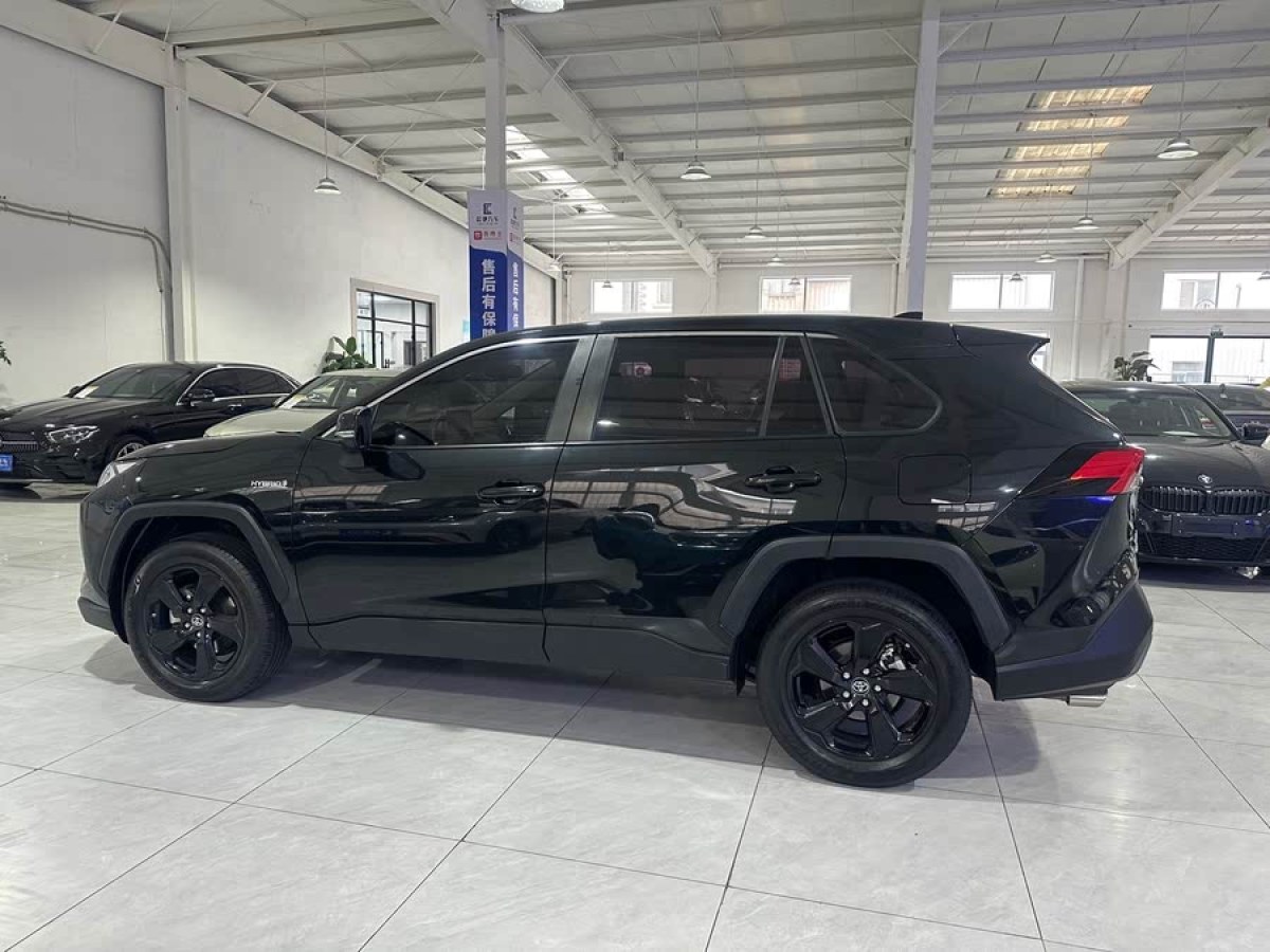 豐田 RAV4榮放  2023款 雙擎 2.5L E-CVT四驅(qū)精英Plus版圖片