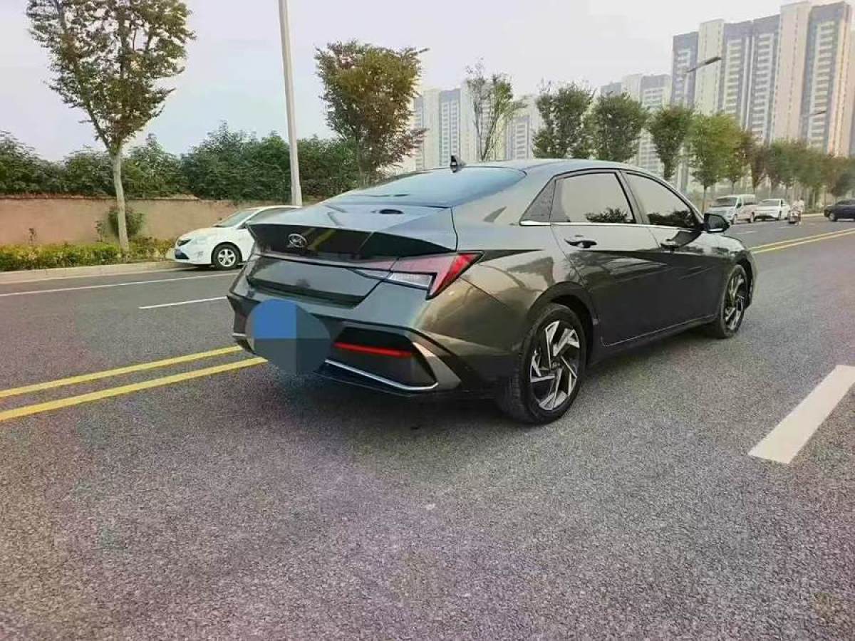 2023年12月現(xiàn)代 伊蘭特  2023款 1.5L CVT LUX尊貴版