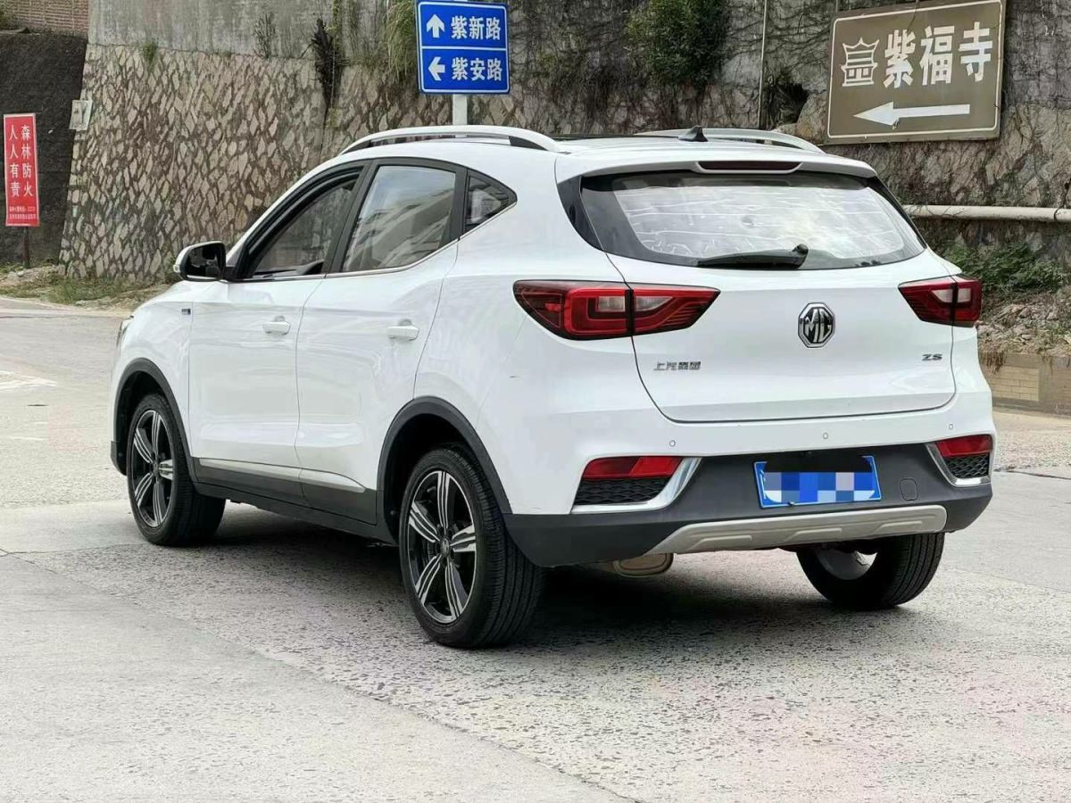 名爵 名爵ZS  2018款  1.5L 手動(dòng)65寸巨幕天窗版 國V圖片