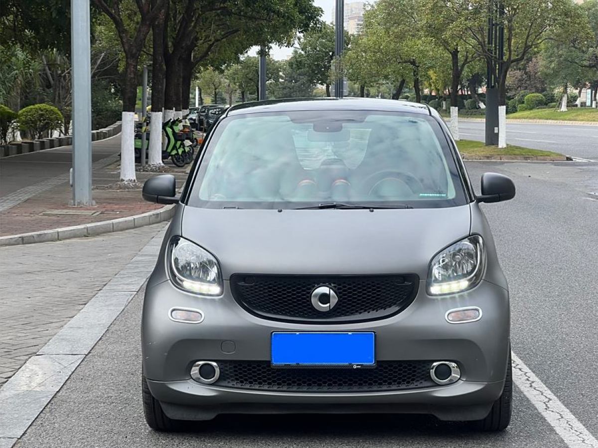 smart fortwo  2019款 0.9T 66千瓦硬頂動擎版 國VI圖片