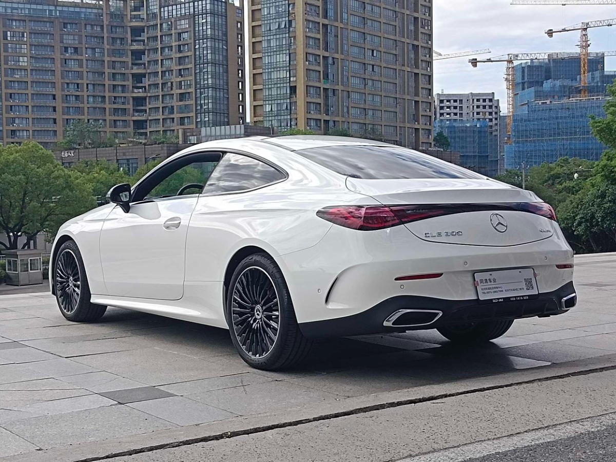 奔馳CLE 2024款 CLE 300 4MATIC 豪華型轎跑車圖片