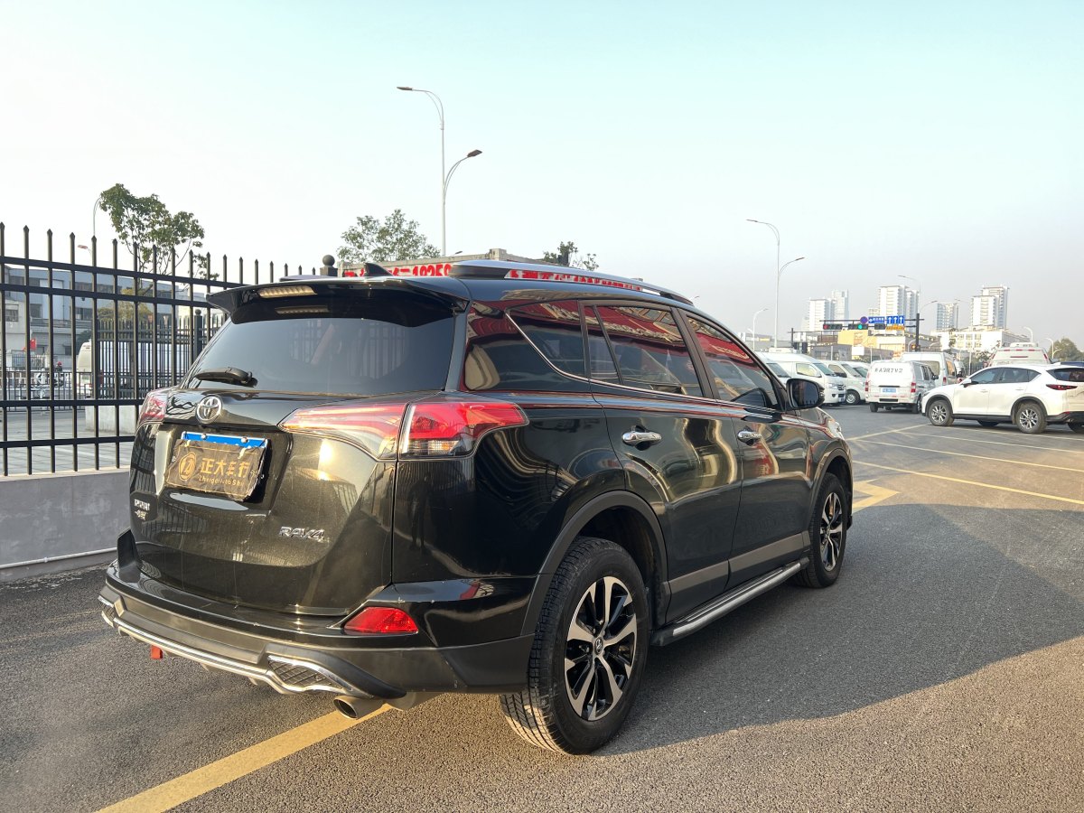 2018年9月豐田 RAV4  2016款 榮放 2.0L CVT兩驅(qū)風(fēng)尚版