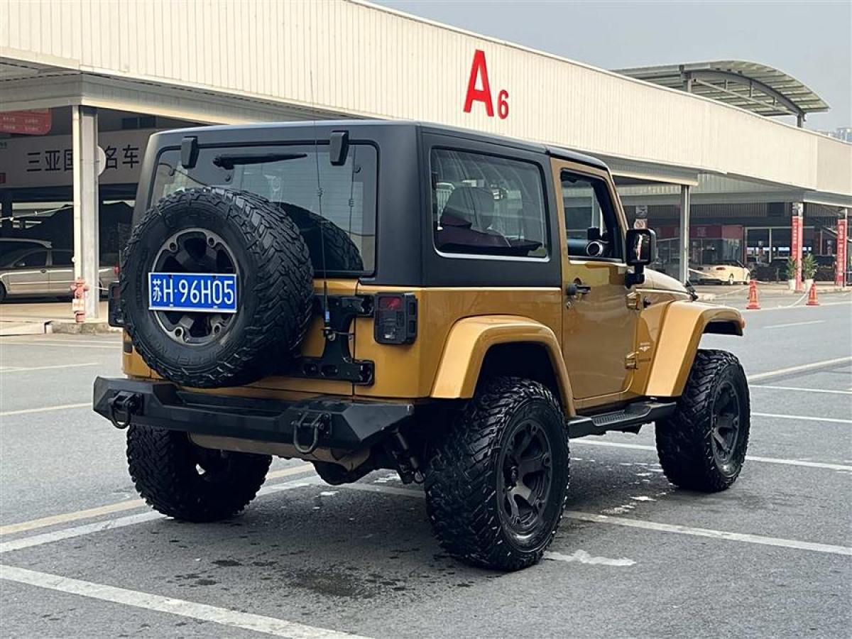 2014年7月Jeep 牧馬人  2013款 3.6L Sahara 兩門版