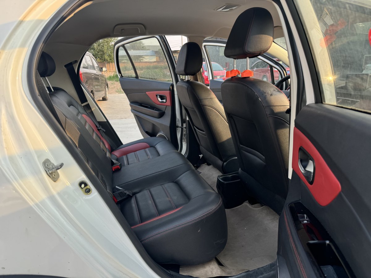 哈弗 H1  2015款 1.5L AMT尊貴型圖片