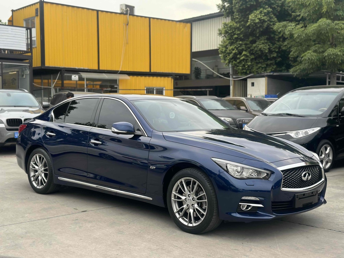 英菲尼迪 Q50L  2016款 2.0T 進(jìn)取版圖片