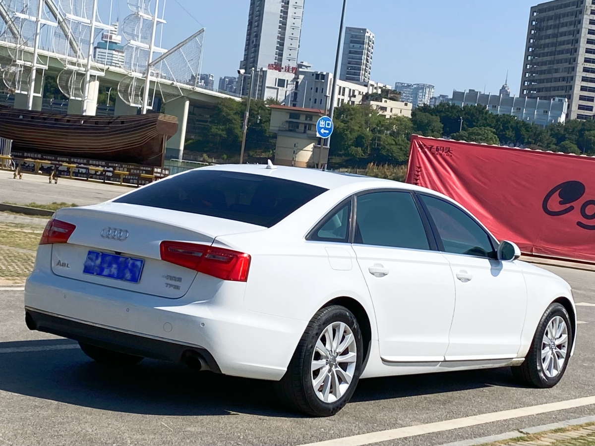 奧迪 奧迪A6L  2012款 TFSI 標(biāo)準(zhǔn)型圖片