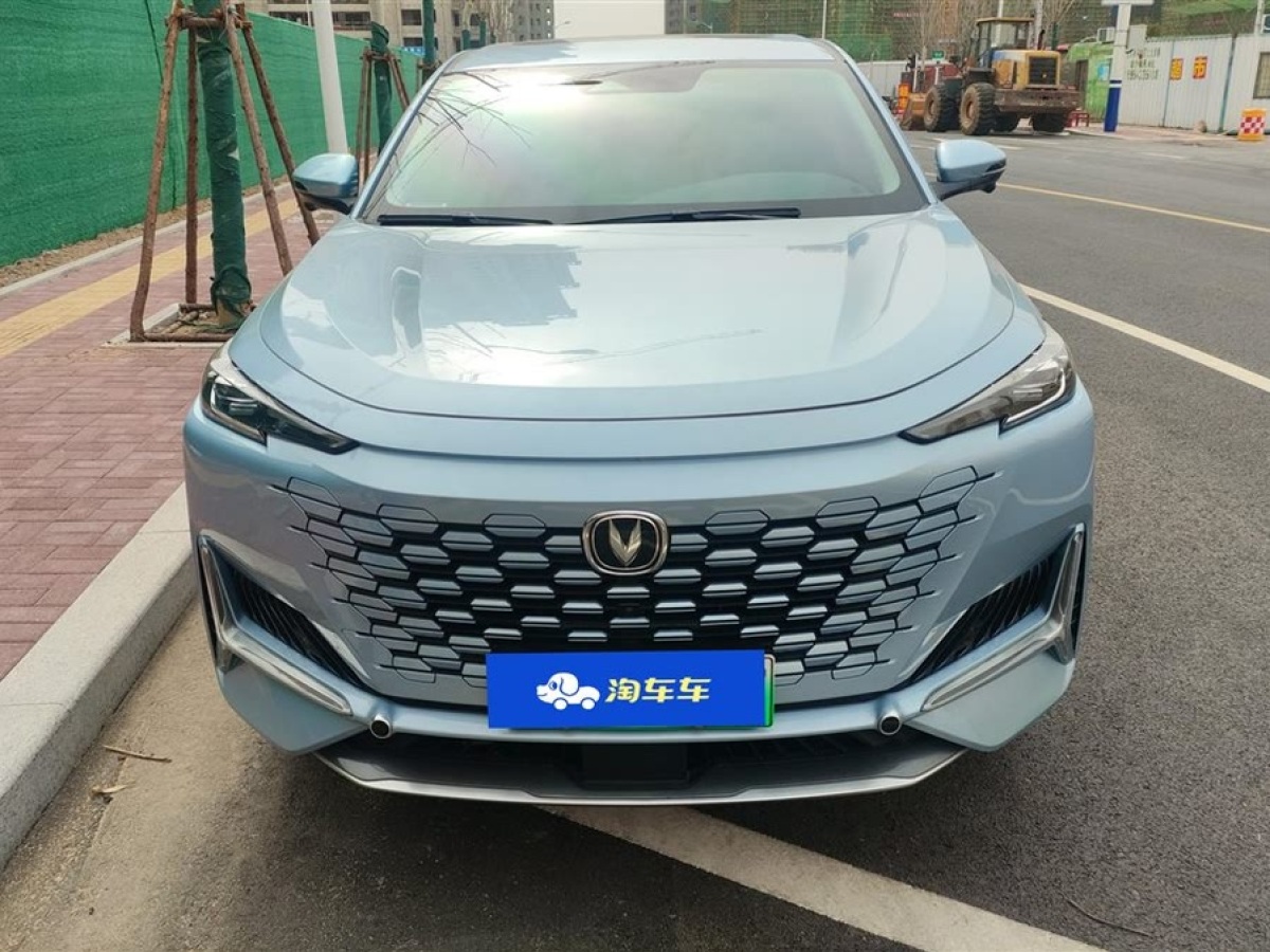 長安 長安UNI-K新能源  2022款 藍(lán)鯨iDD 130km 1.5T 尊貴型圖片