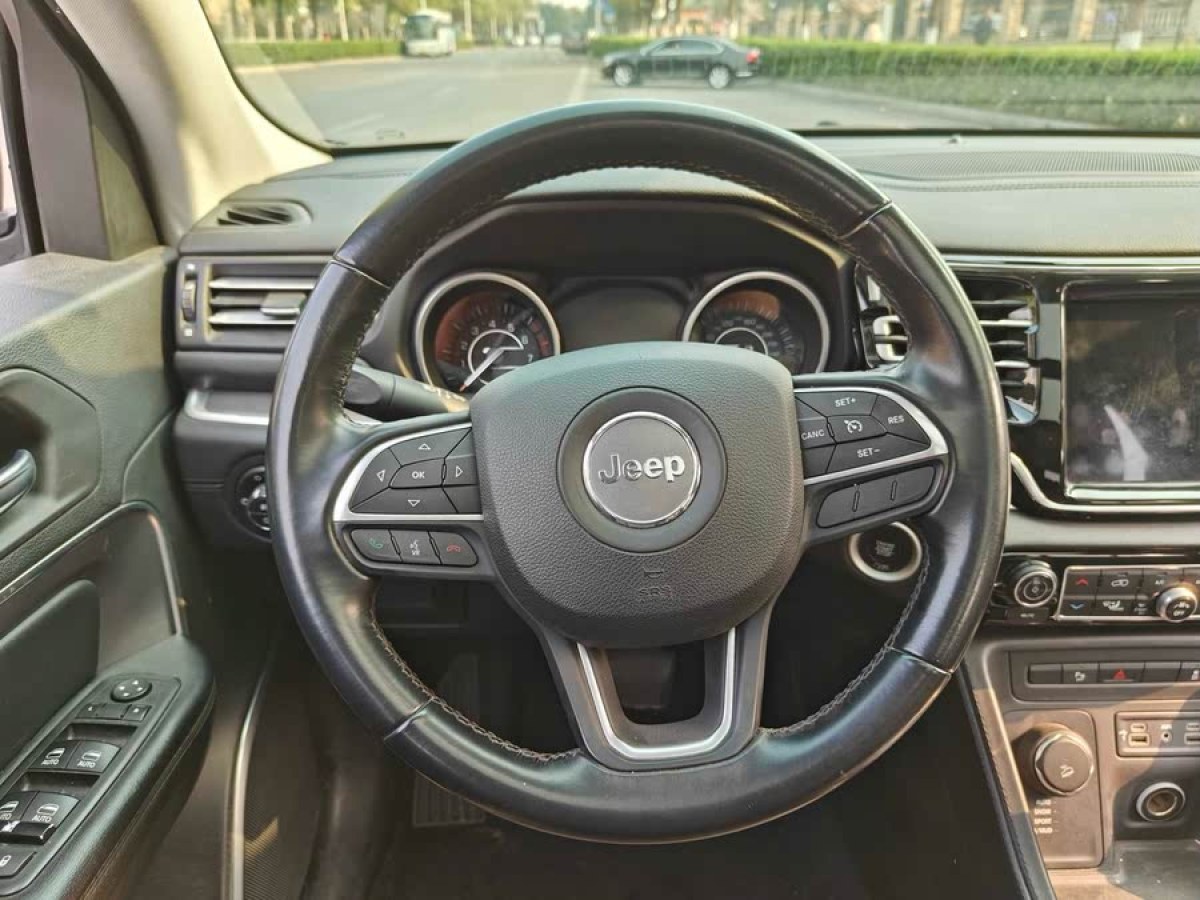 Jeep 大指揮官  2018款 2.0T 四驅(qū)悅享版 國VI圖片