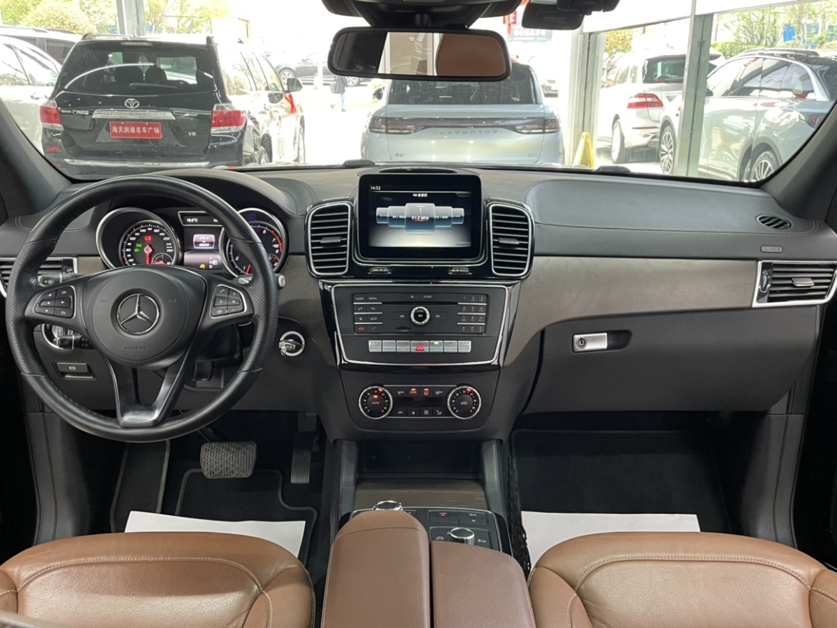2019年06月奔驰 奔驰GLS  2017款 GLS 400 4MATIC时尚型