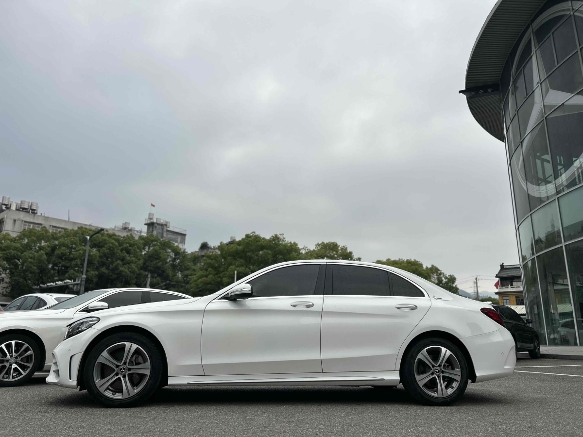 奔馳 奔馳C級(jí)  2020款 改款 C 260 L 運(yùn)動(dòng)版圖片