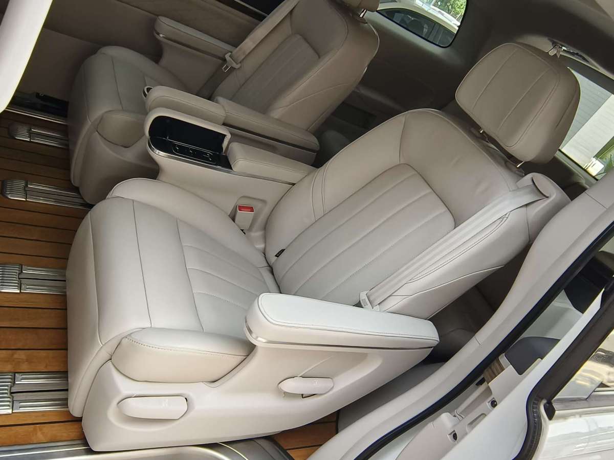 廣汽傳祺 M8  2019款 320T 至尊版圖片