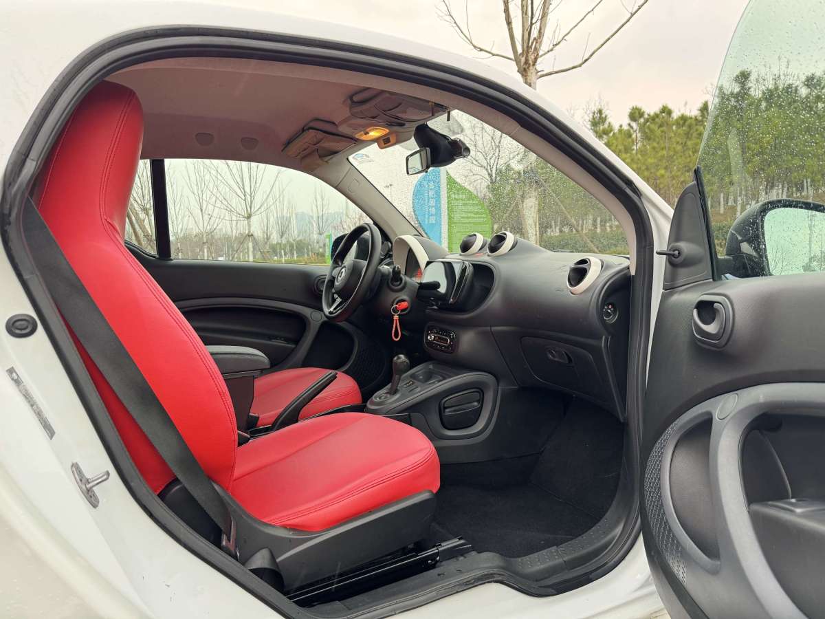 smart fortwo  2015款 1.0L 52千瓦硬頂靈動(dòng)版圖片