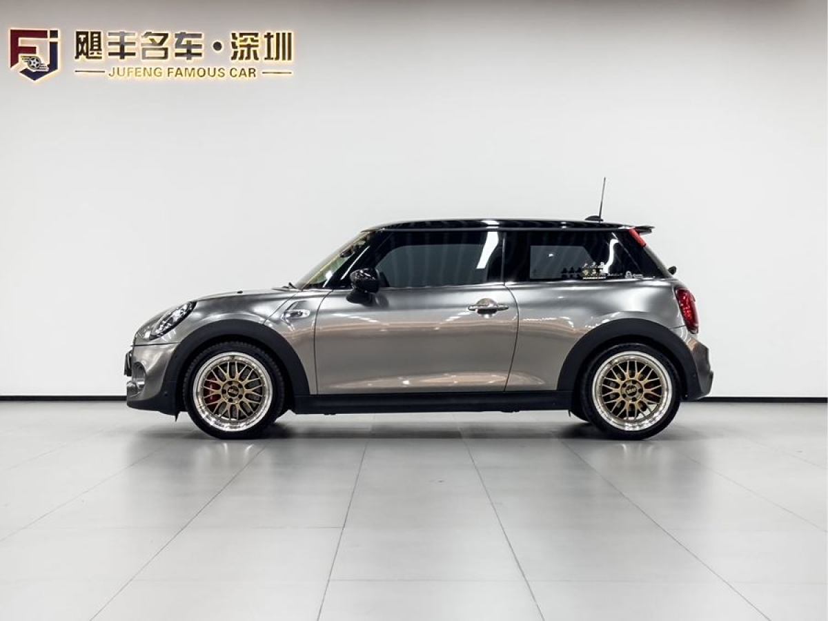 MINI MINI  2020款 2.0T COOPER S 經(jīng)典派圖片