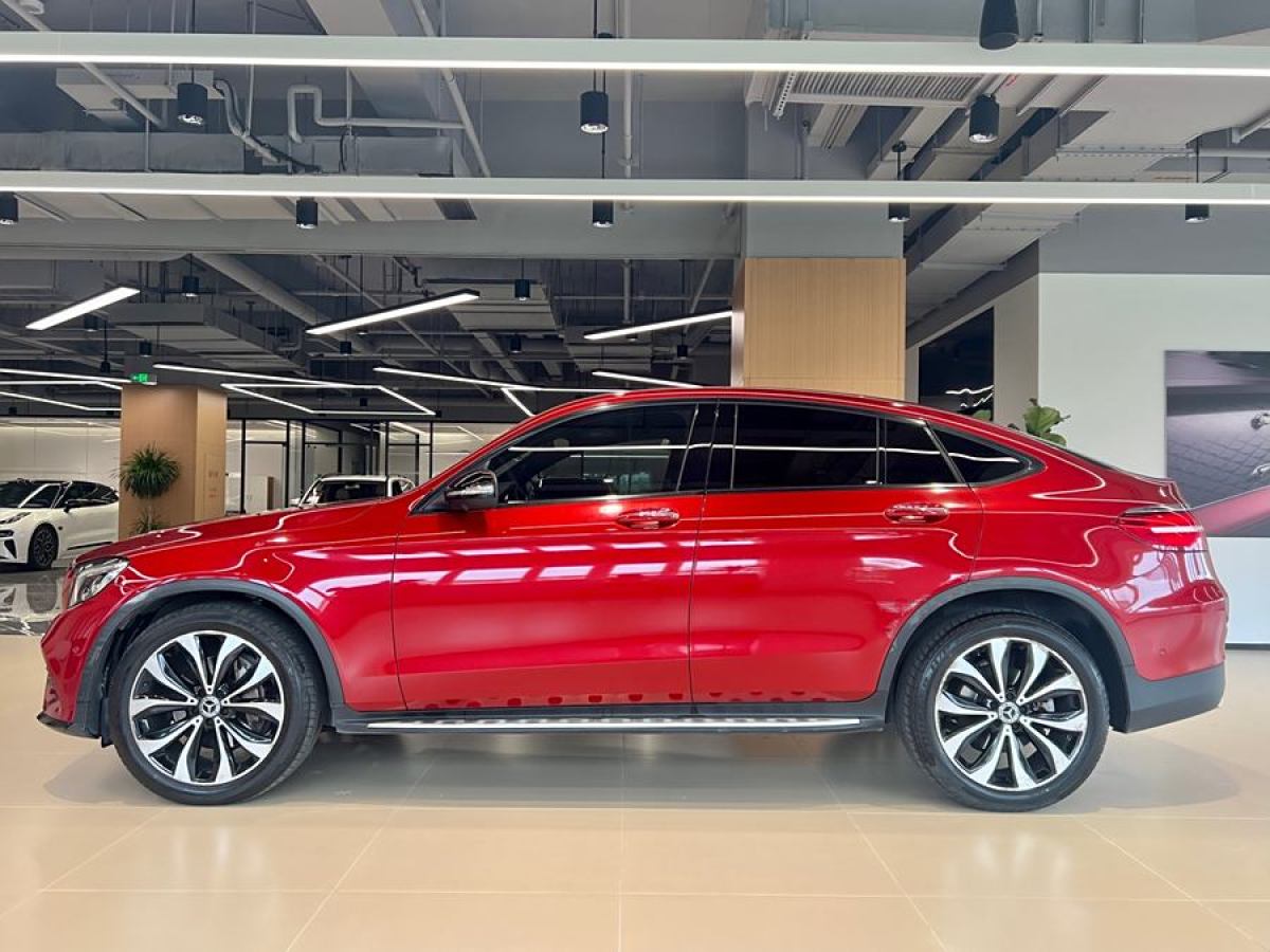 奔馳 奔馳GLC  2023款 GLC 300 4MATIC 轎跑SUV圖片