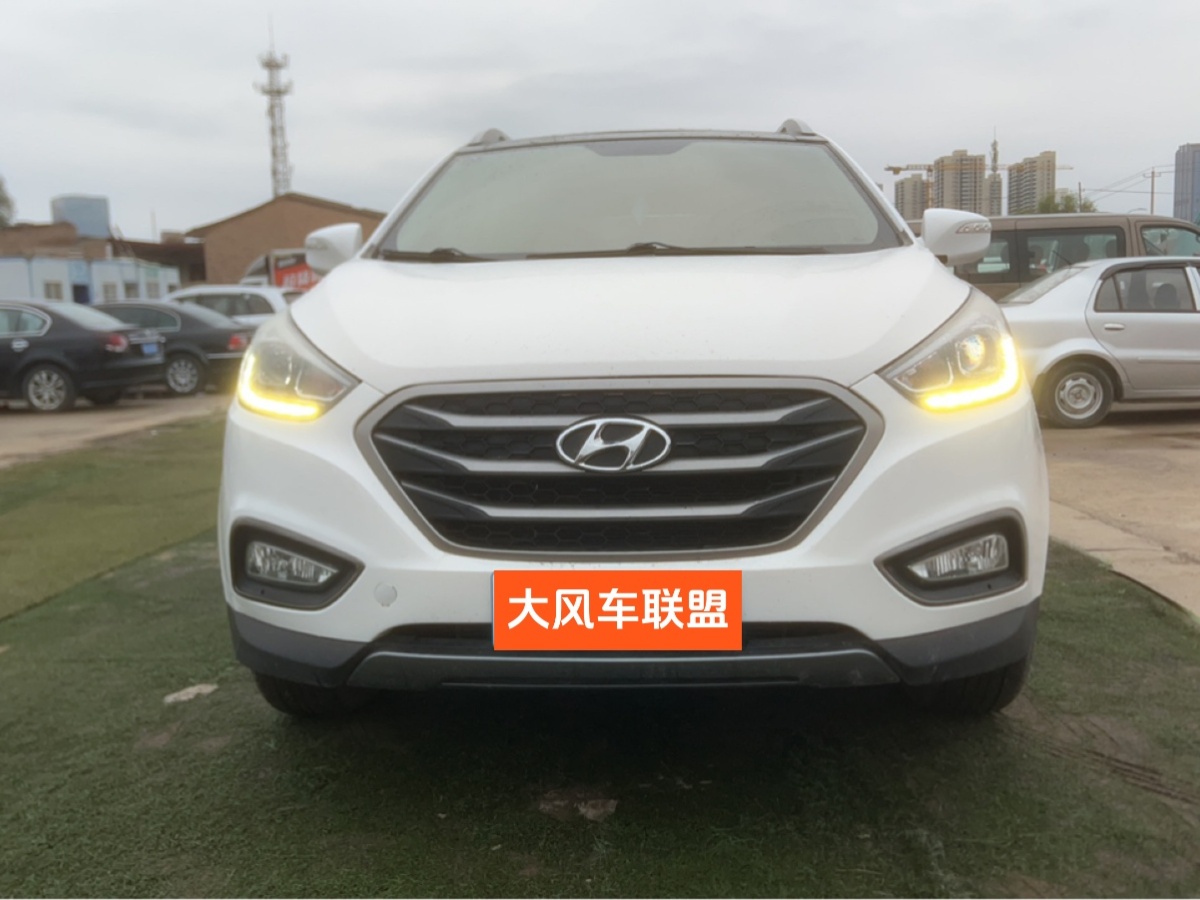 現(xiàn)代 ix35  2012款 2.0 GLS 四驅(qū)尊貴導航版圖片