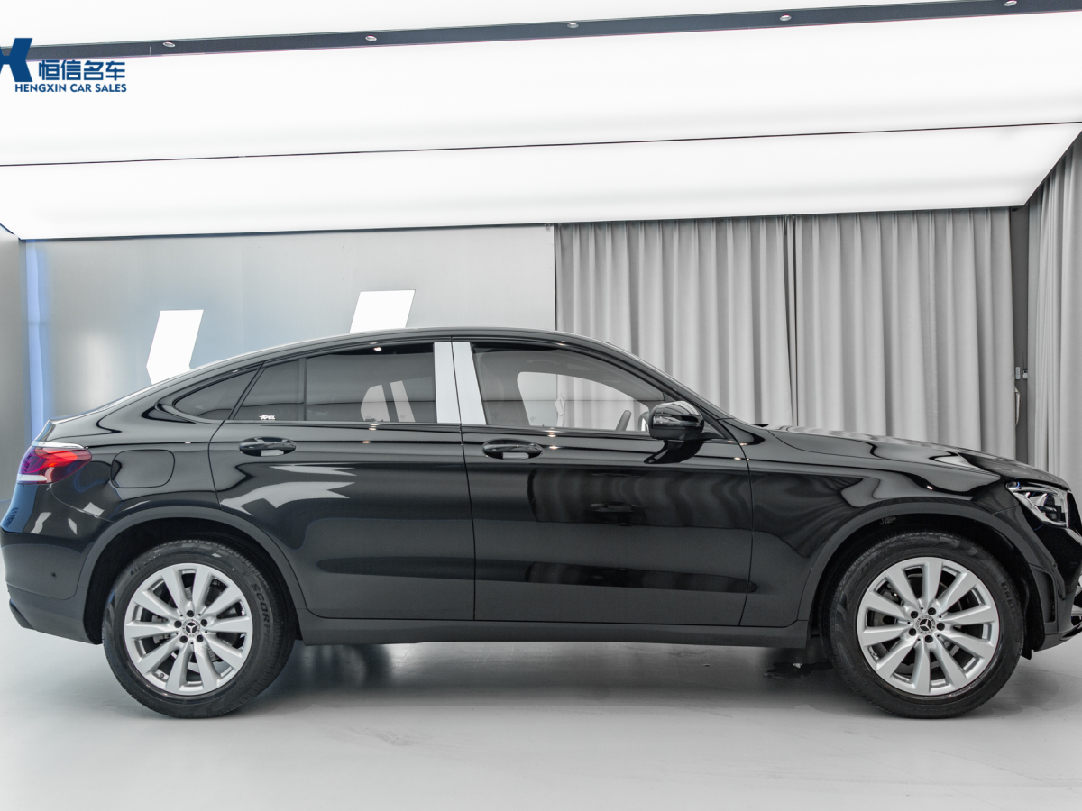 奔馳 奔馳GLC  2021款 GLC 260 4MATIC 轎跑SUV圖片