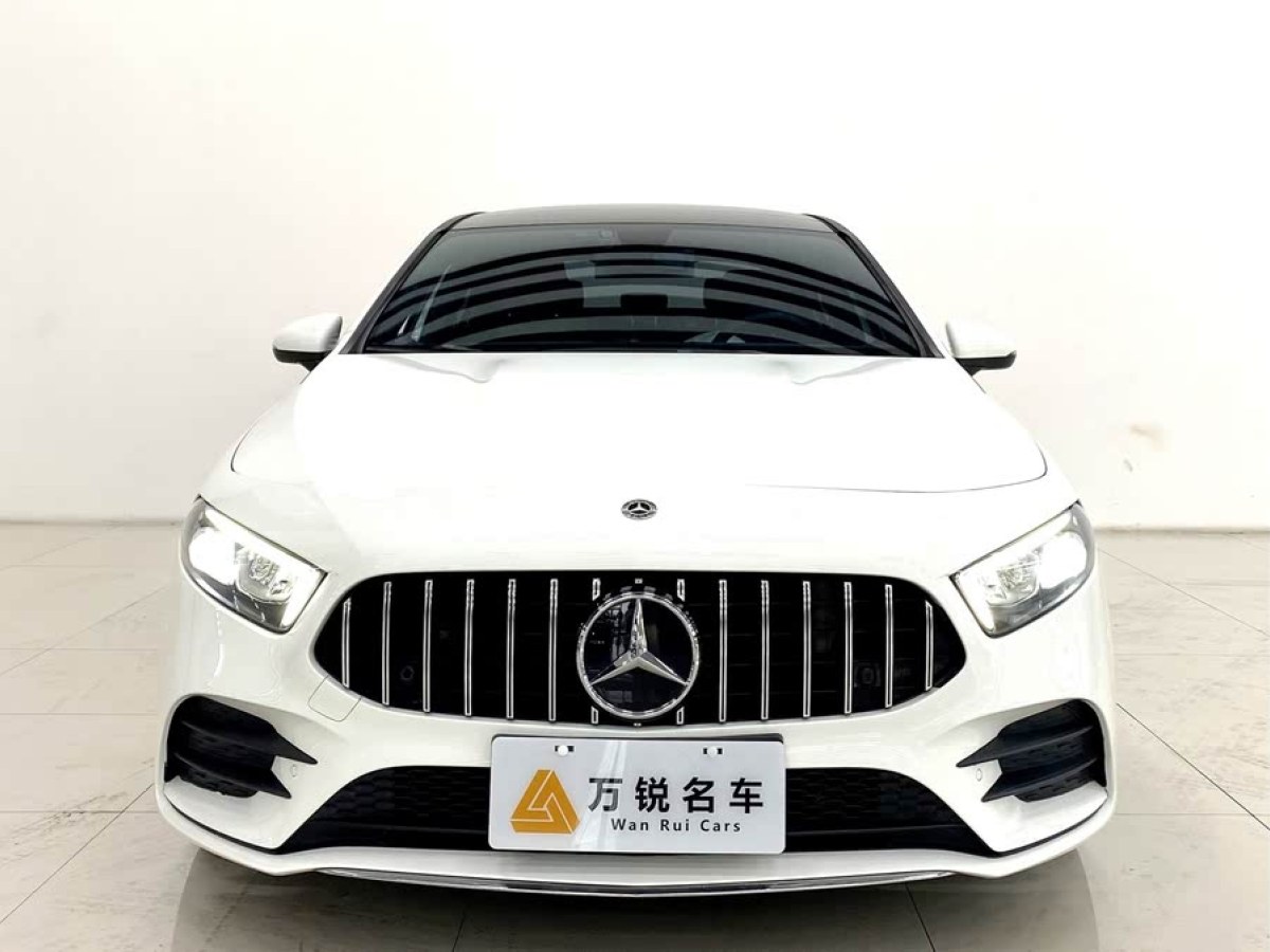 奔馳 奔馳A級(jí)  2020款 改款 A 200 L 運(yùn)動(dòng)轎車時(shí)尚型圖片