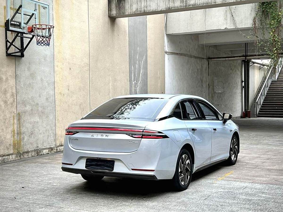 埃安 AION S  2023款 炫 580 55.2kWh 磷酸鐵鋰圖片