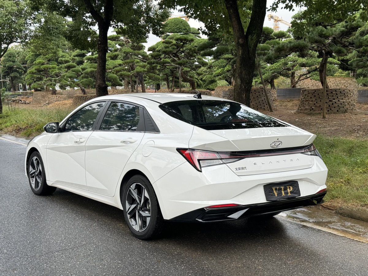 現(xiàn)代 伊蘭特  2021款 1.5L LUX尊貴版圖片