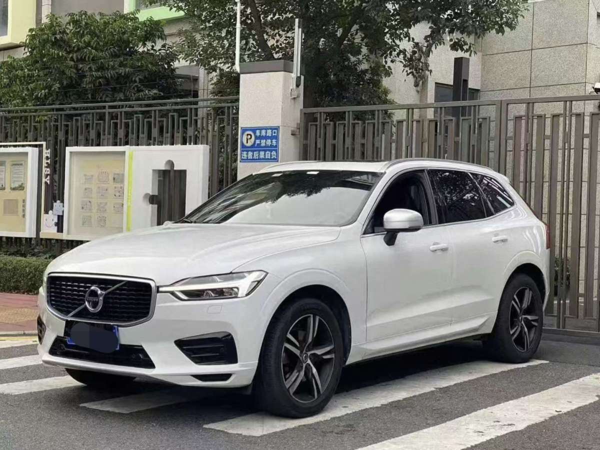 沃爾沃 XC60  2018款 T5 四驅(qū)智雅運(yùn)動版圖片