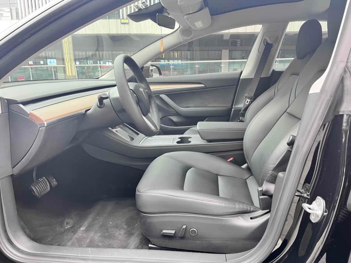 特斯拉 Model 3  2021款 改款 標準續(xù)航后驅(qū)升級版圖片