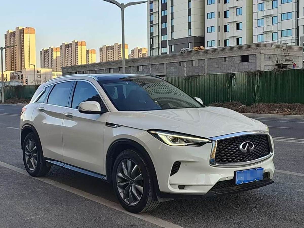 英菲尼迪 QX50  2020款 改款 2.0T 兩驅(qū)時尚版圖片