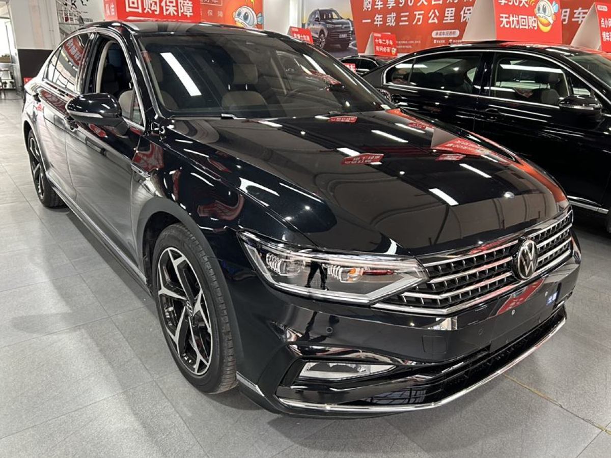 大眾 邁騰  2023款 200萬輛紀念版 330TSI DSG領(lǐng)先型圖片