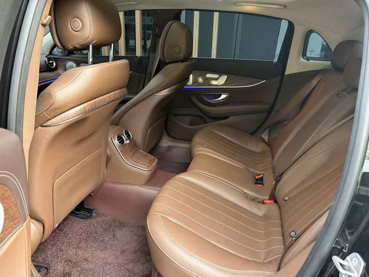 奔馳 奔馳E級(jí)  2022款 改款 E 300 L 豪華型圖片